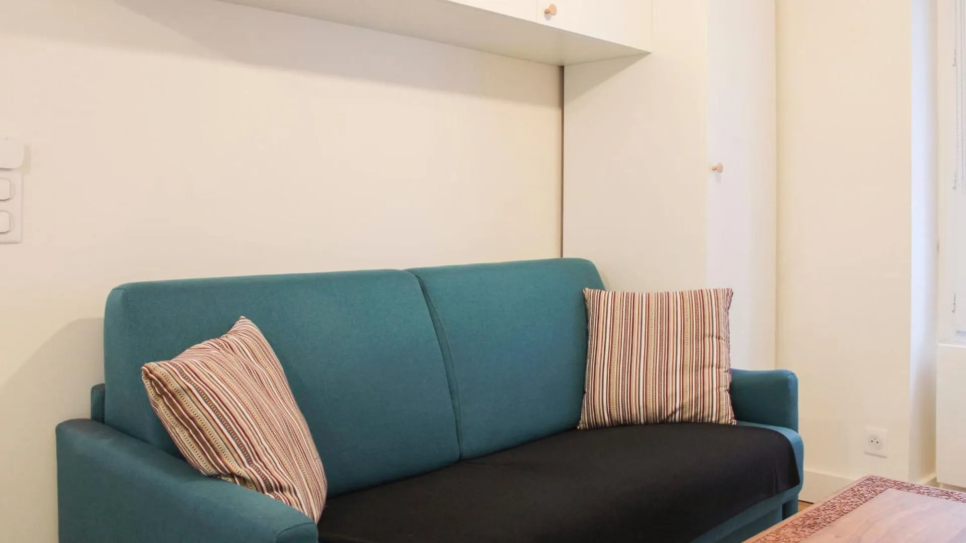 Bright With Balcony Quiet Location Paris